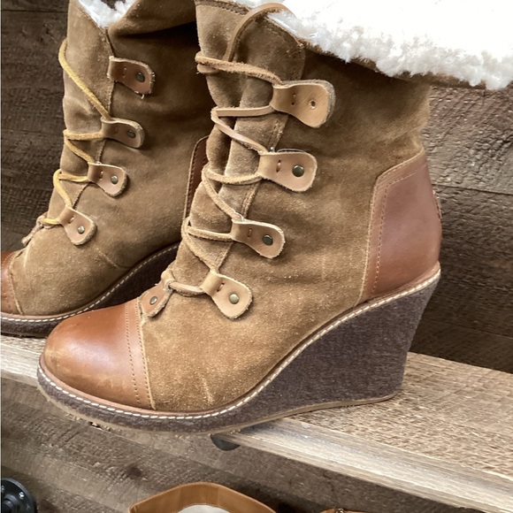 Australia Luxe Collective “Mona” Suede Shearling Wedge Boots – Size 8 - Picture 10 of 11